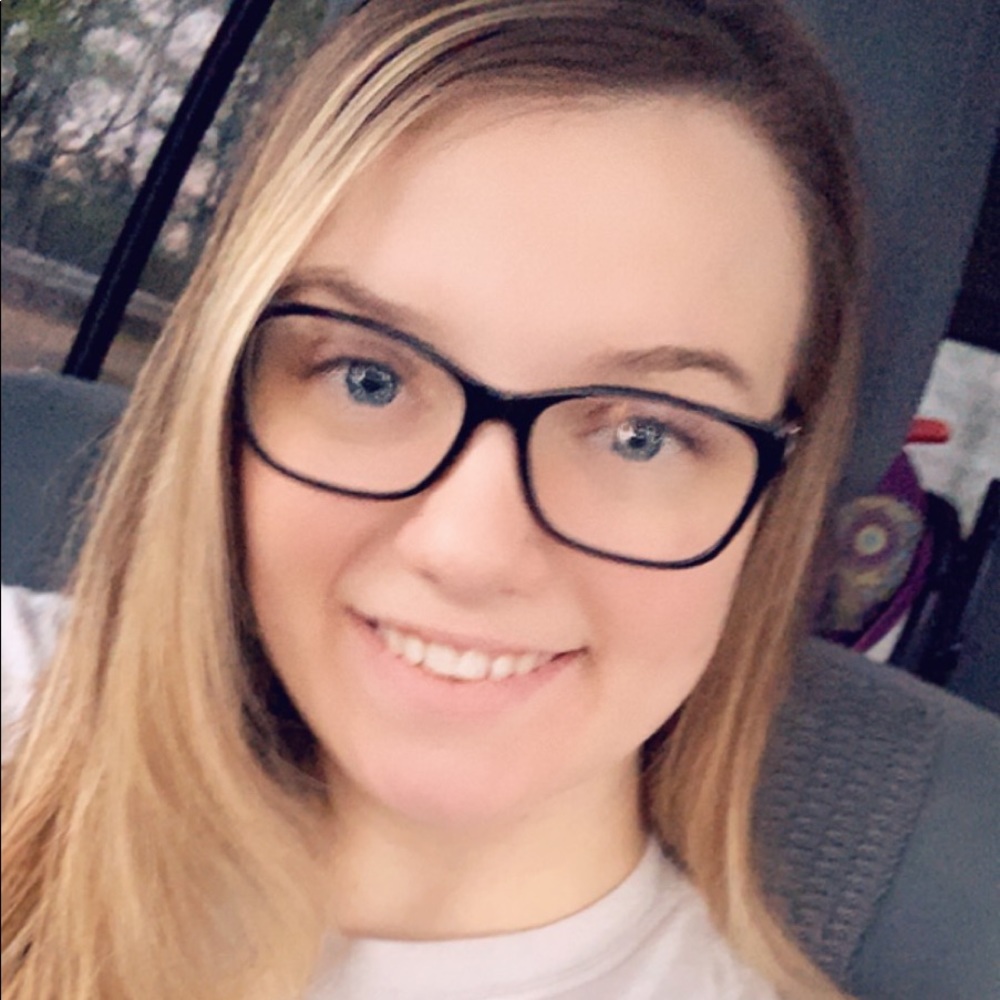Meet your Posher, Brooke